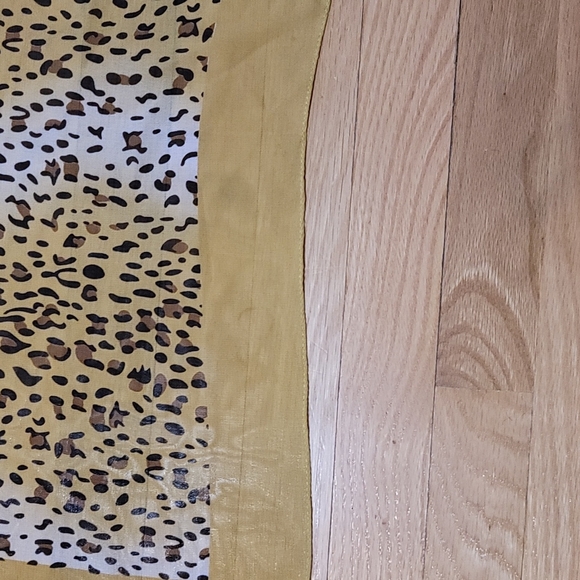 Traditional Leopard/Cheeta print scarf - Picture 3 of 5
